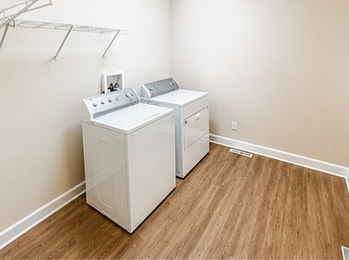 Laundry Room - 437 Franklin St
