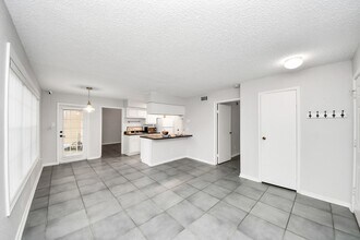Building Photo - 2750 Holly Hall St