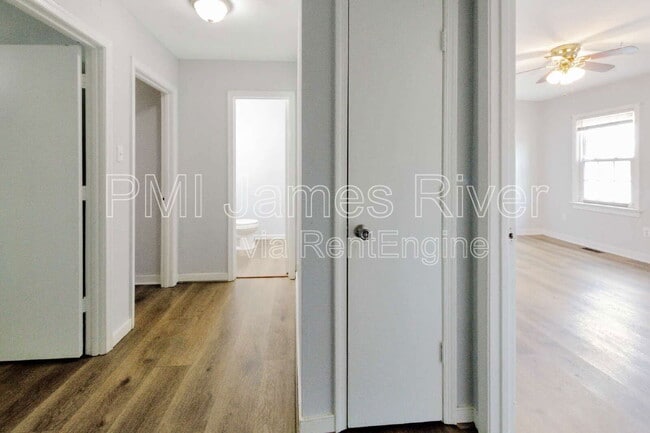 Foto del edificio - 3407 Chalfont Dr