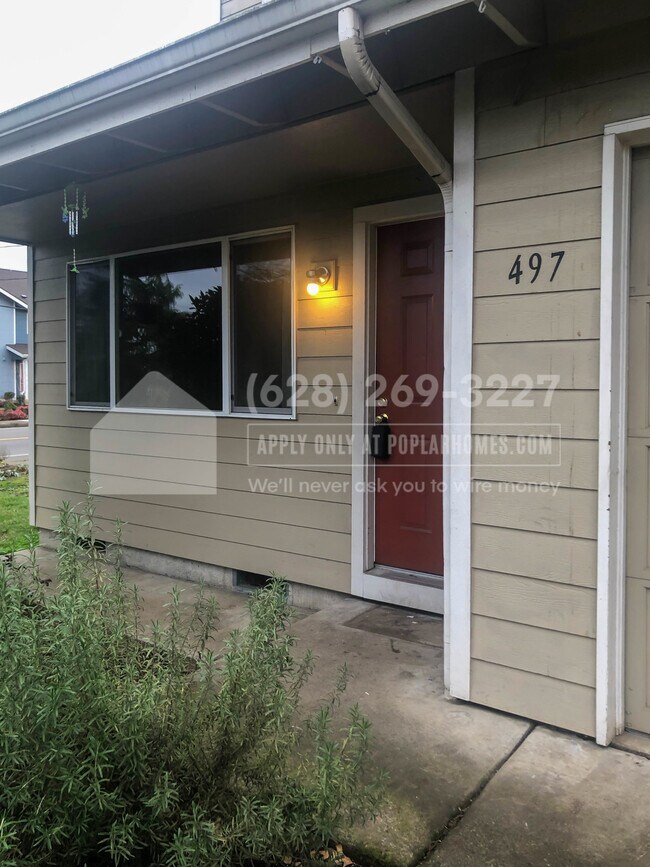 Building Photo - 497 S St