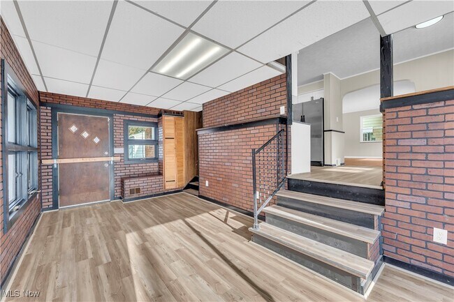 Foto del edificio - 27681 Lakeshore Blvd