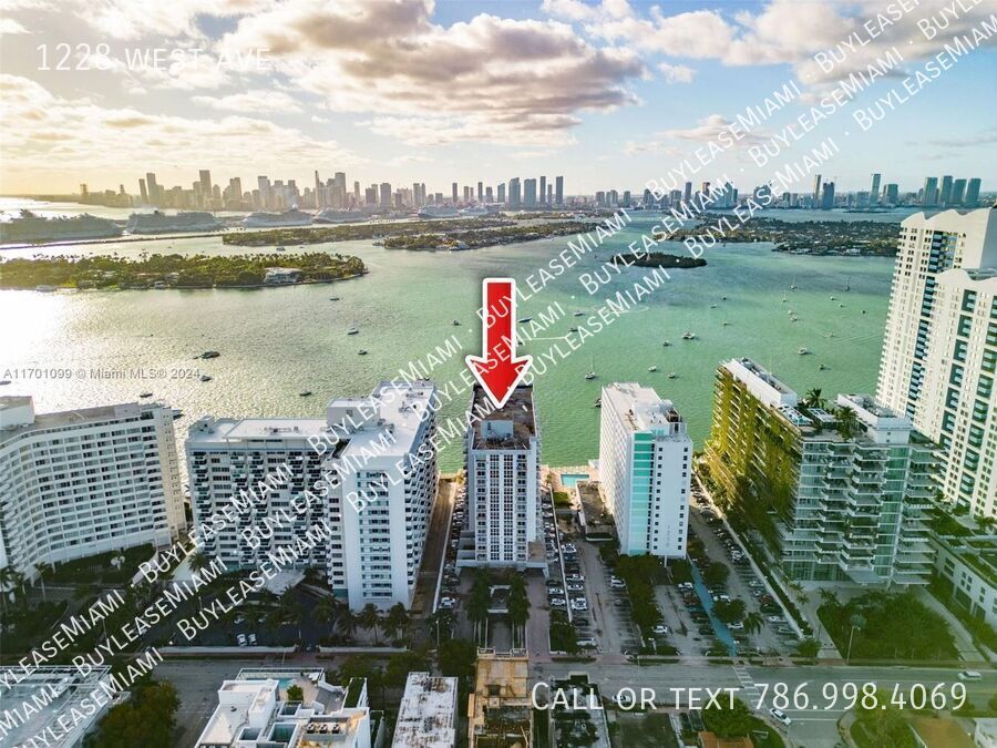 Foto principal - 1228 West Ave