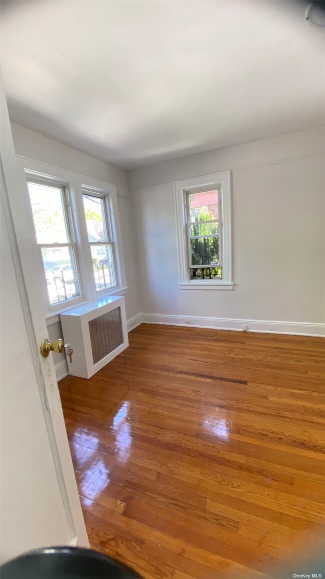 20418 42nd Ave, Queens, NY 11361 Room for Rent in Queens, NY