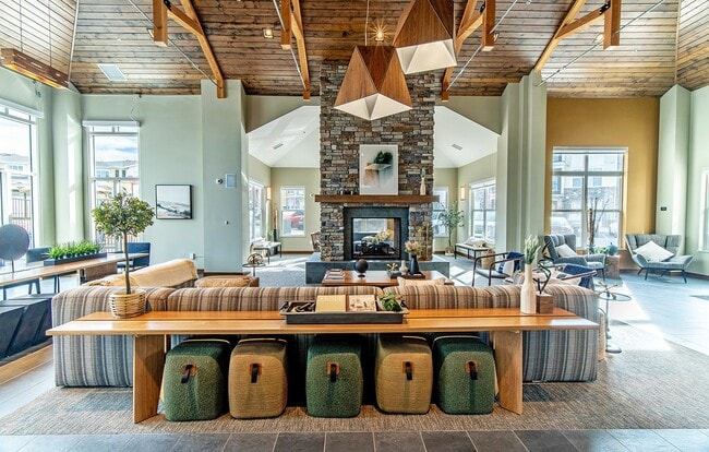 Building Photo - South Range Crossings