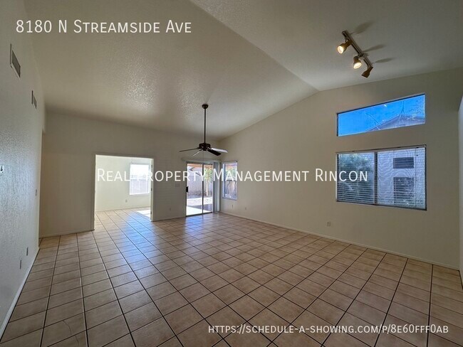 Foto del edificio - 8180 N Streamside Ave