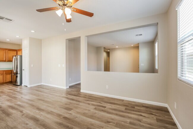 Building Photo - 3604 N Porch Swings Way