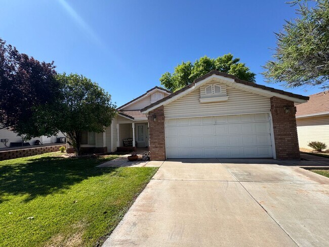 Foto del edificio - 2 Bedroom home near Shadow Mountain Park!
