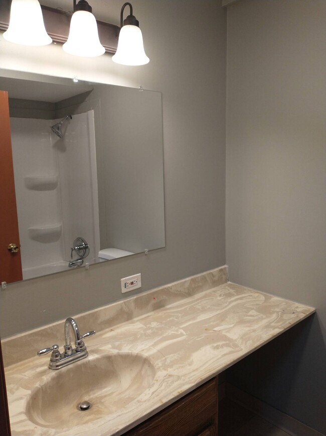 Foto del edificio - 363 Meadow Green Ln