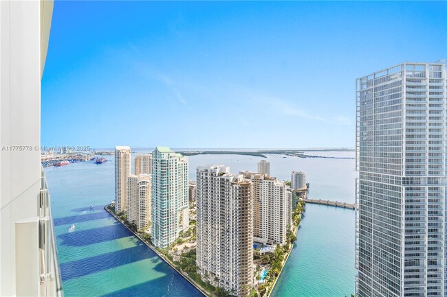 Foto del edificio - 300 Biscayne Blvd Way