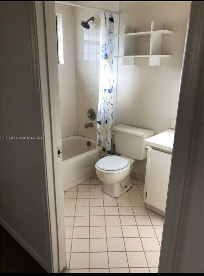 Foto del edificio - 1017 SW 8th St