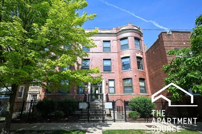 Building Photo - 2838 N Albany Ave