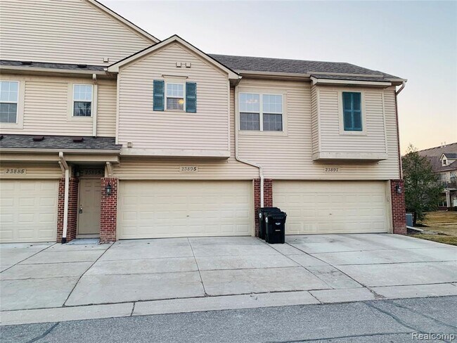 Building Photo - 23895 Greenwood Dr