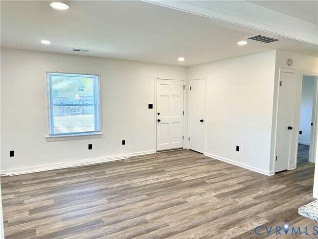 Foto del edificio - 1005 Glenburnie Rd