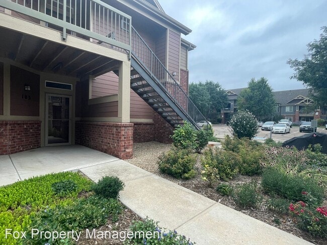 Building Photo - 2 br, 2 bath House - 804 Summer Hawk Drive...