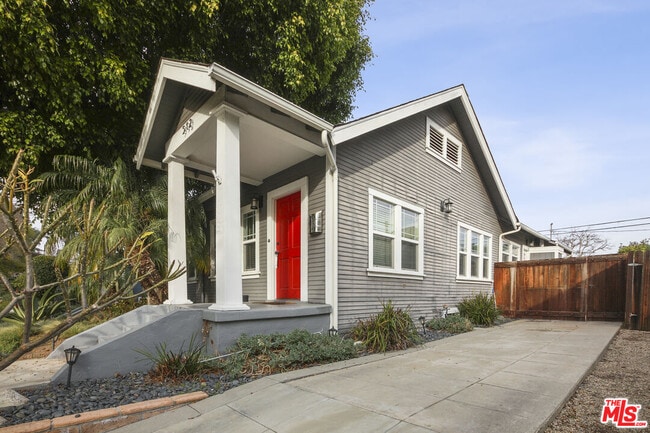 Building Photo - 512 N Windsor Blvd
