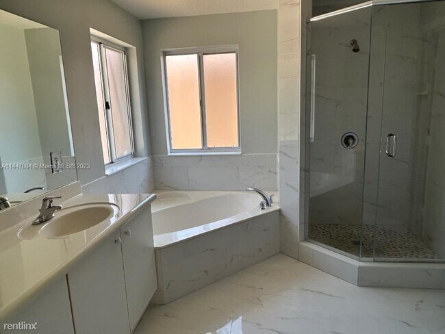 Foto del edificio - 5 br, 3 bath House - 21023 SW 92nd Pl
