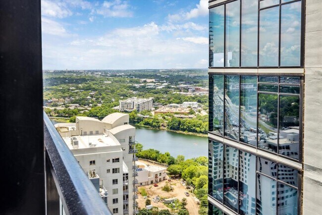 Foto del edificio - 610 Davis St