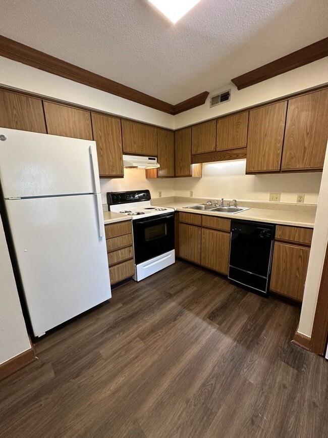 Building Photo - 1 Bedroom 1 Bathroom Condo!
