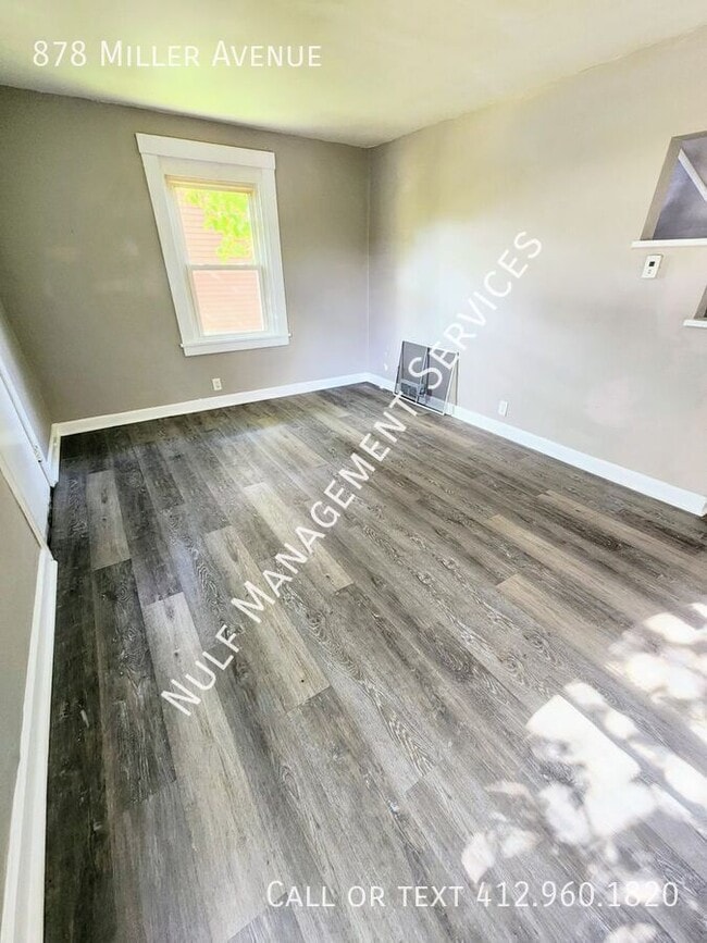 Photo - 878 Miller Avenue- House