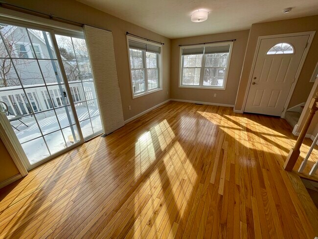 Foto del edificio - 84 C St