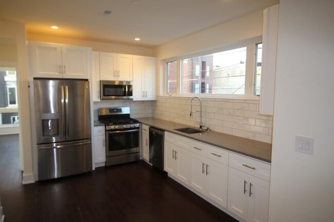 Building Photo - 1241 N 5th St
