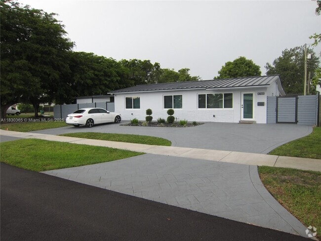 Building Photo - 8760 SW 20th St