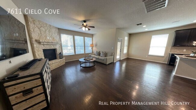 Building Photo - 7611 Cielo Cove