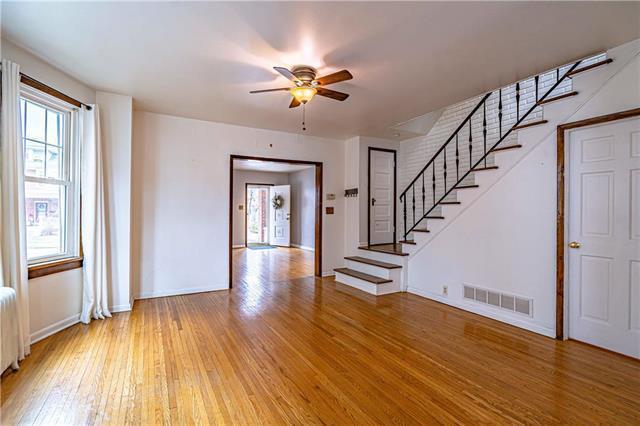 Foto del edificio - 1344 Montrose Ave