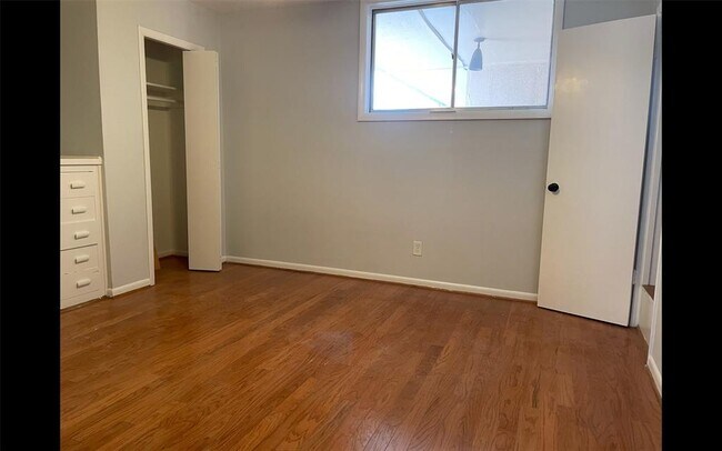 Building Photo - 5123 Del Monte Dr