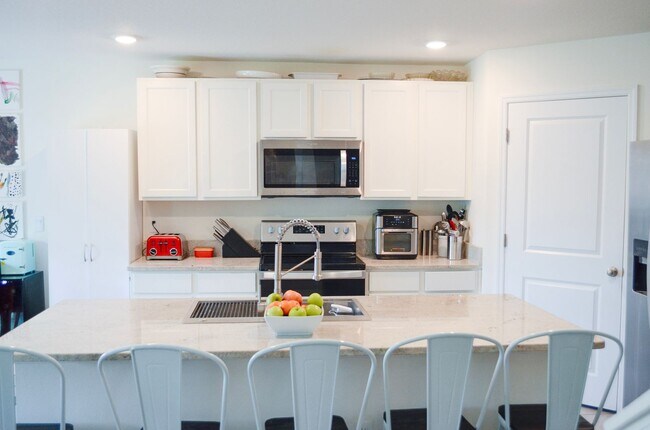 Foto del edificio - 5 Bedroom 3 Bath in Avalon Woods in Newberry