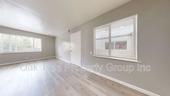Building Photo - 824 15th St