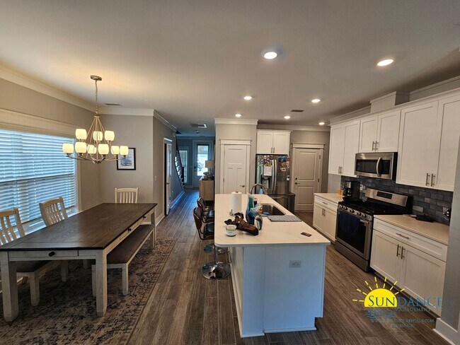 Foto del edificio - Live the Coastal Dream in Beachwood Estates, Stunning Long-Term Rental Available!
