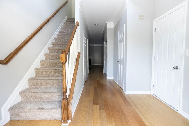 Building Photo - 4997 Lower Elm St