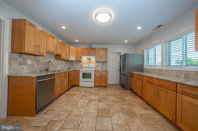 Foto del edificio - 6950 Fowler St