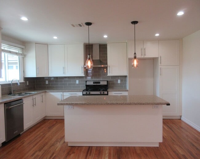 Foto del edificio - 17074 Horace St