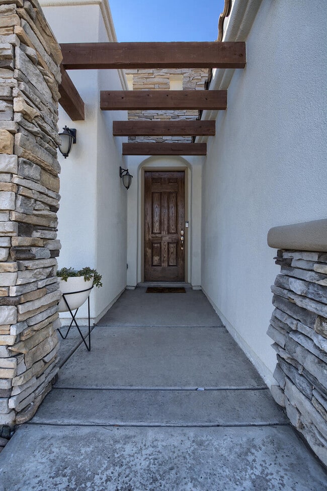 Building Photo - 7360 Skyrocket Dr