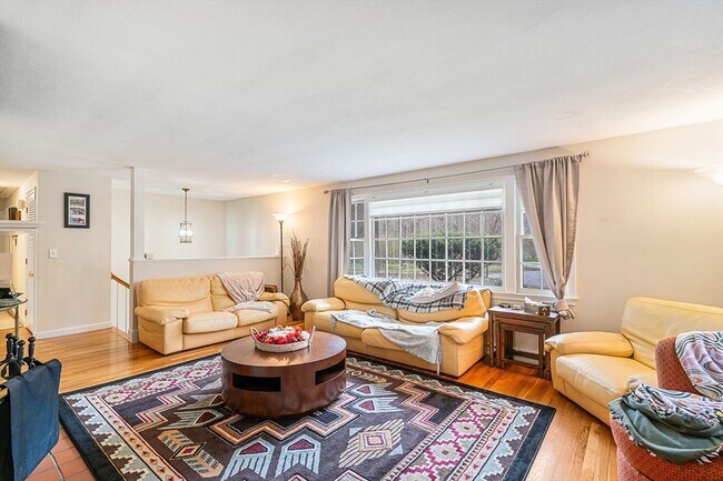 Foto del edificio - 10 Greenwood Ln