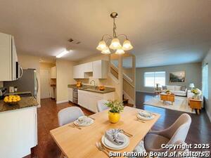 Foto del edificio - 6734 Honeyridge Ln