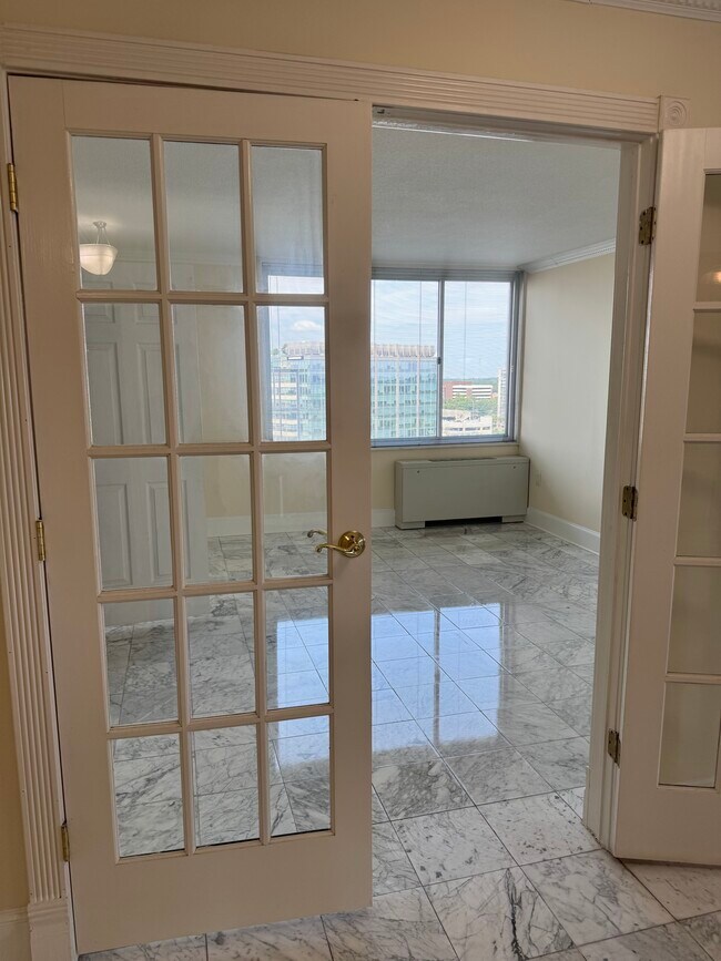 Tercer dormitorio o sala de estar - 11801 Rockville Pike