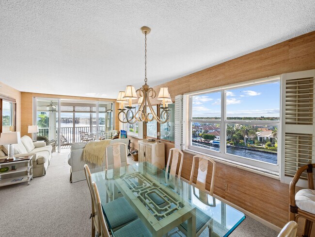 Foto del edificio - 3212 S Ocean Blvd