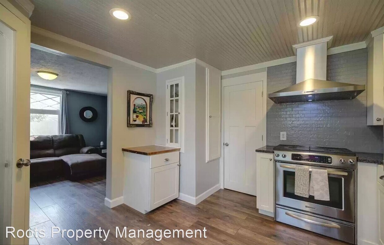 Primary Photo - 3 br, 2 bath House - 715 4th Ave NW
