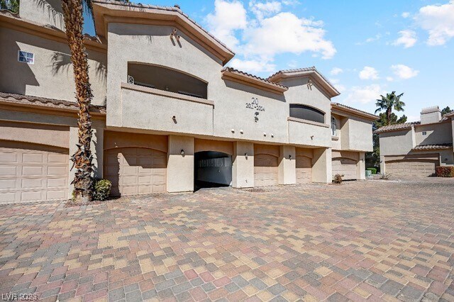 Foto principal - 2050 W Warm Springs Rd