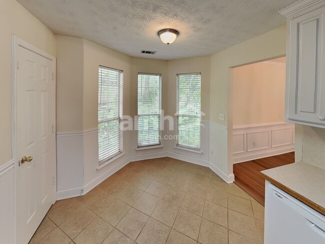 Building Photo - 1365 Morrow Dr