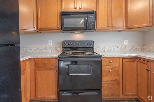 2BR,1.5BA,-1200SF - Maple Bay Apartment Townhomes