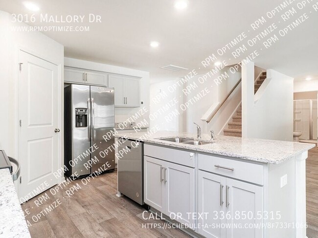 Building Photo - 3016 Mallory Dr