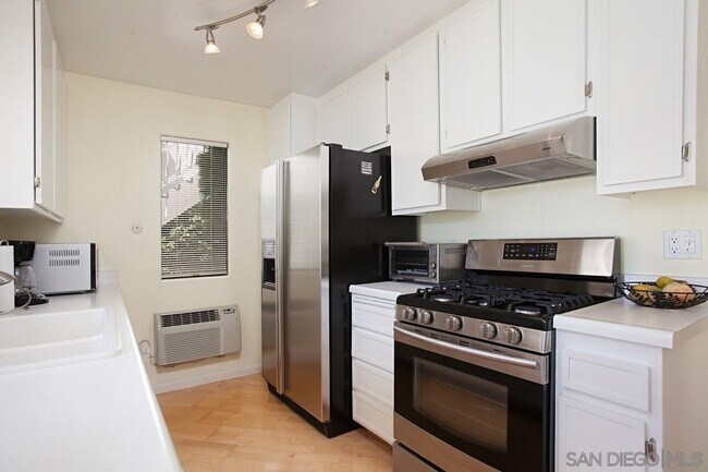 Foto del edificio - 8438 New Salem St