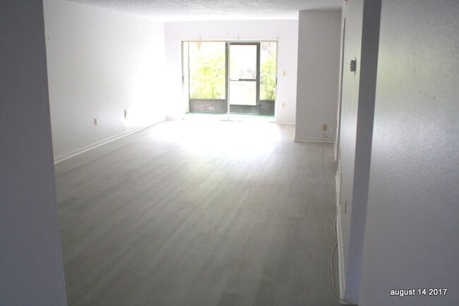 Building Photo - Cute Condo in Dunedin