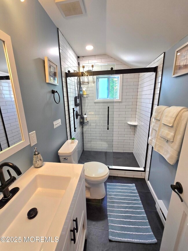 Building Photo - 406 4th Ave