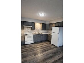 Building Photo - 114 Lake Ave S