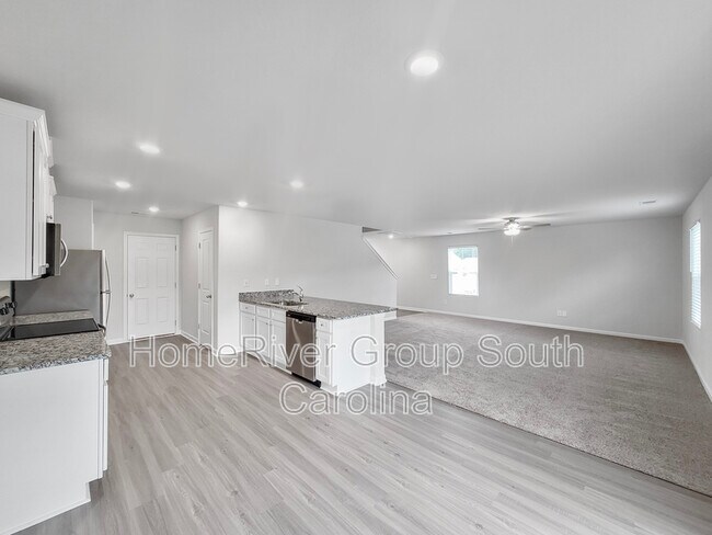 Foto del edificio - 520 Morning Mist Rd